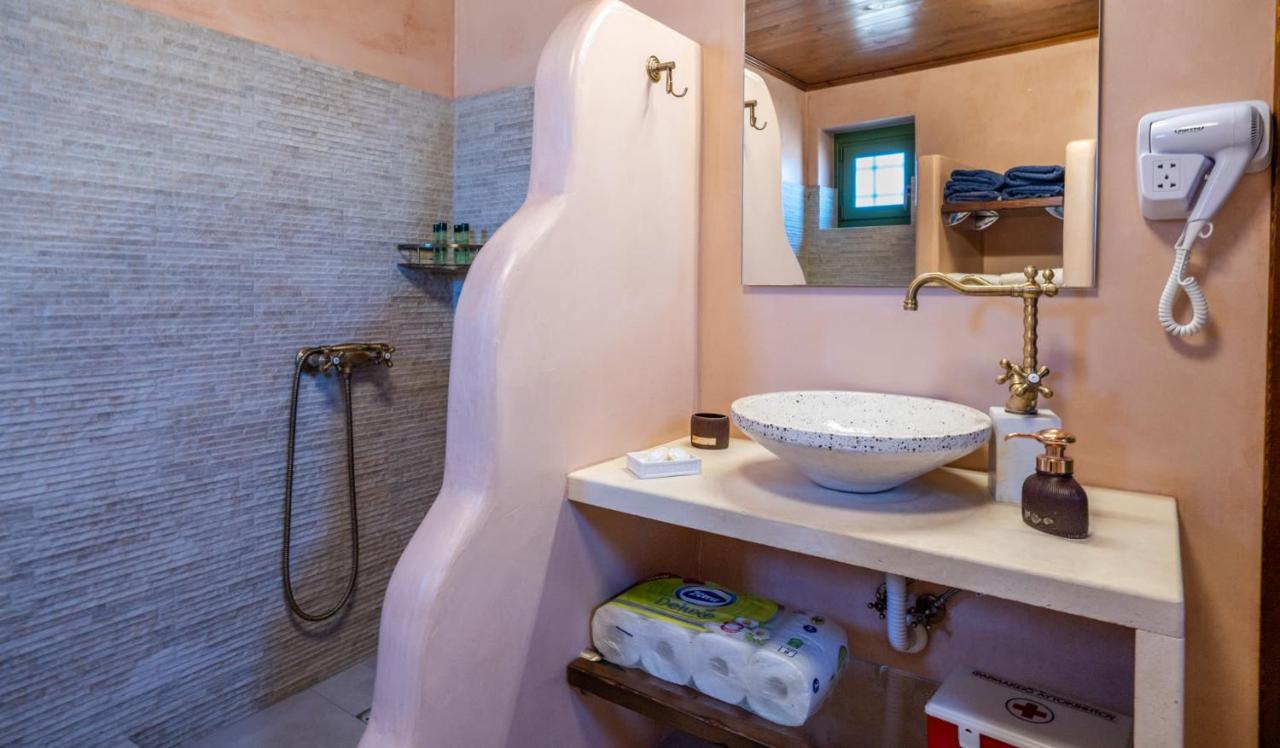 Aggel'S House - Stone House - Private Pool - Courtyard - Countryside Views Villa Kato Episkopi Bagian luar foto